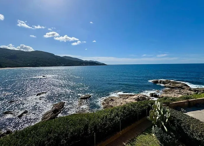 Les Pieds Dans L'eau