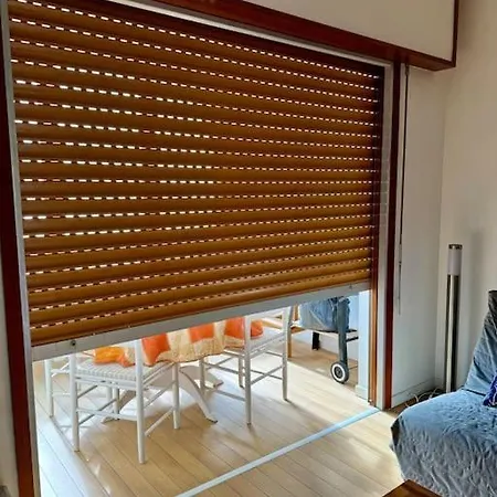 Les Pieds Dans L'eau Apartment *