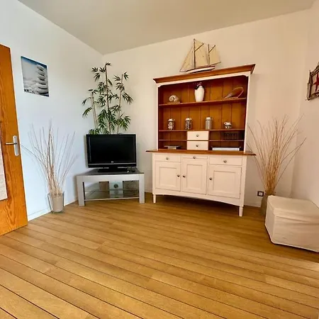 Les Pieds Dans L'eau