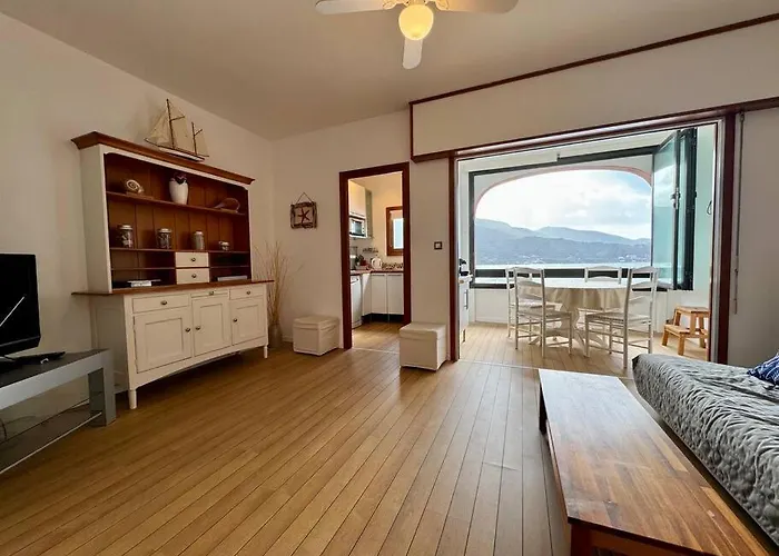 Les Pieds Dans L'eau