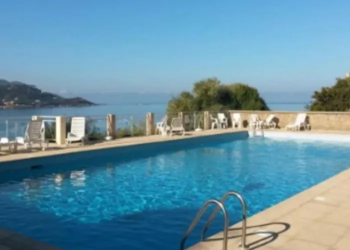 Les Pieds Dans L'eau