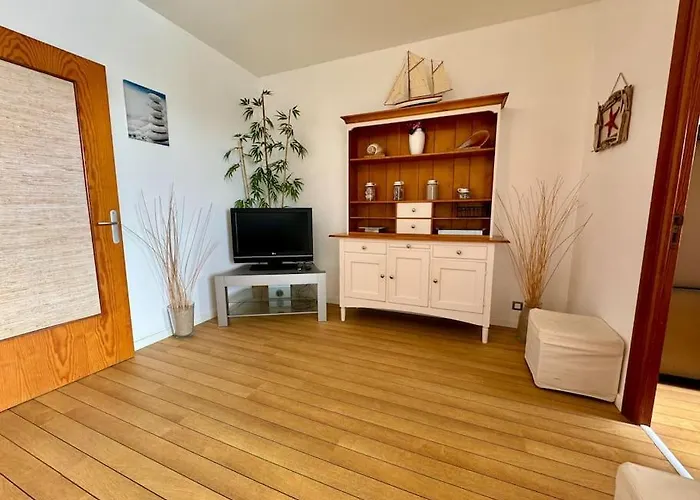 Les Pieds Dans L'eau