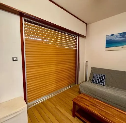 Les Pieds Dans L'eau Apartment